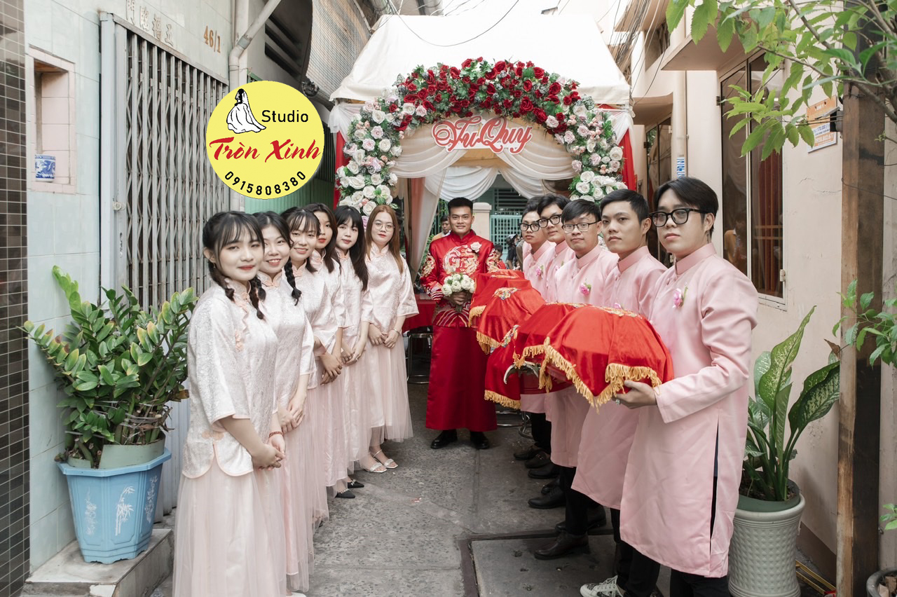 Cho Thuê Hỷ Phục Bưng Quả Bigsize Ngày Hỏi Cưới